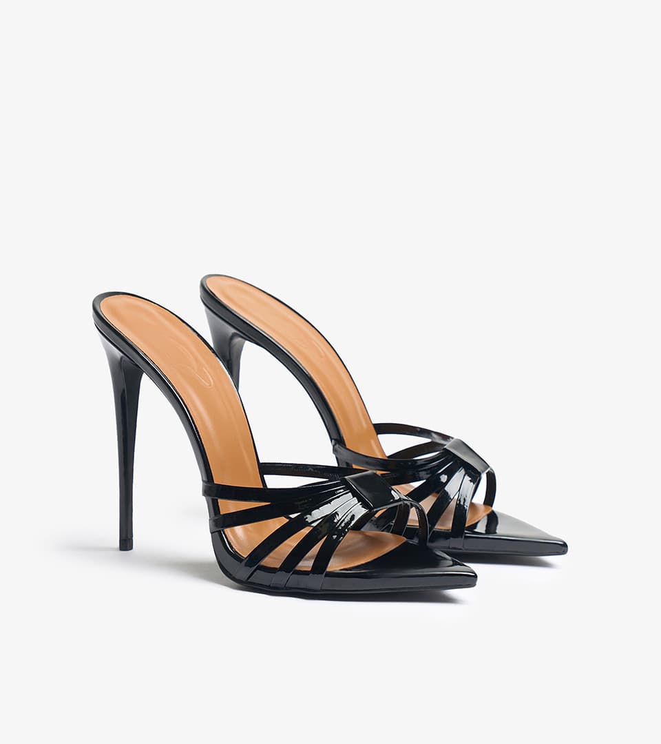 Shoe