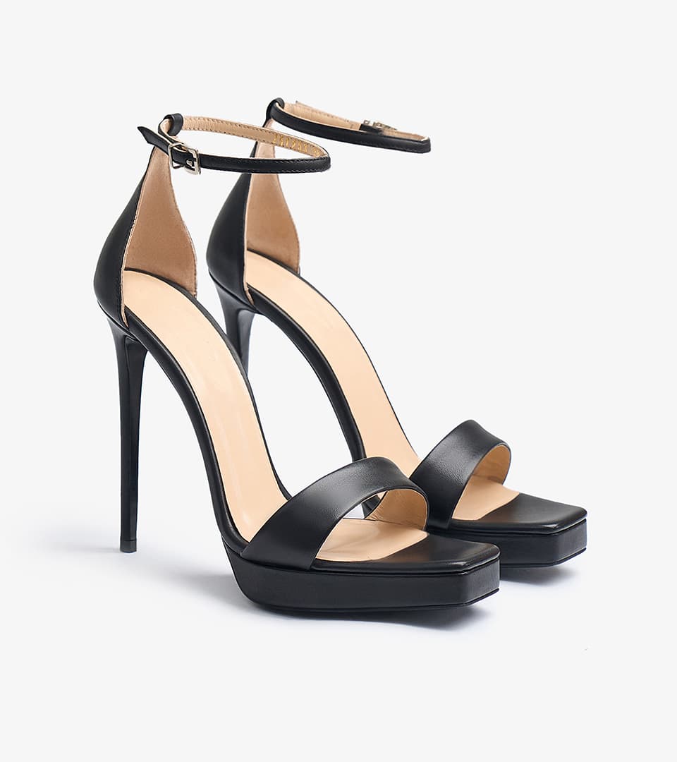 Shoe