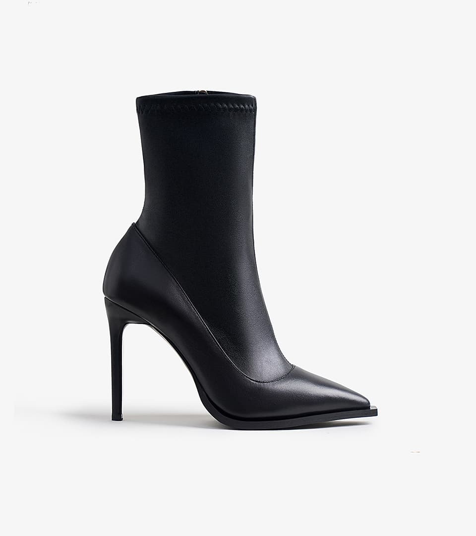 Shoe