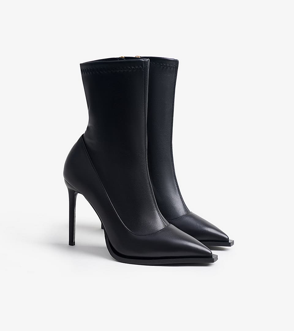 Shoe