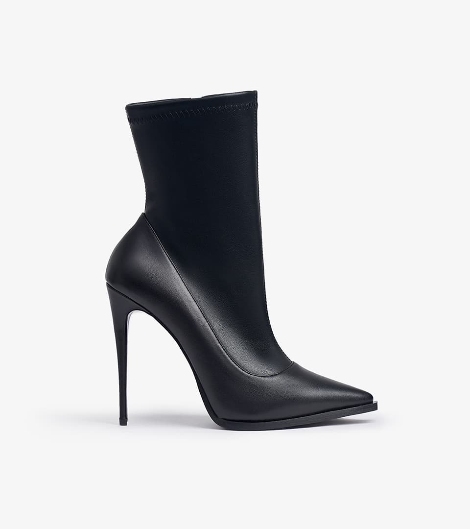 Shoe