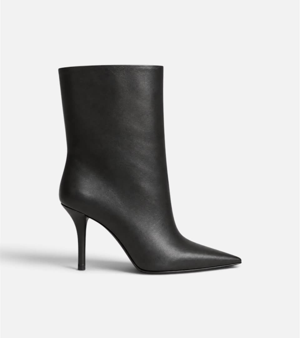 Shoe