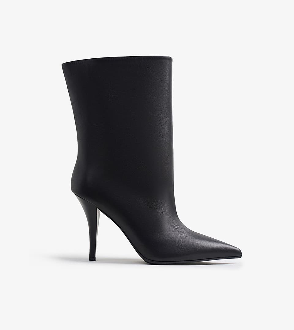 Shoe