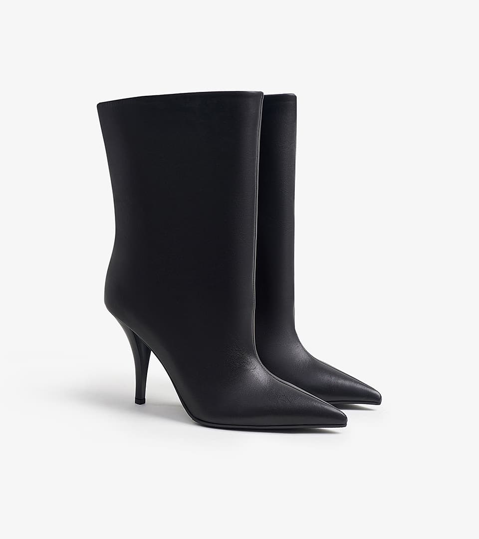 Shoe