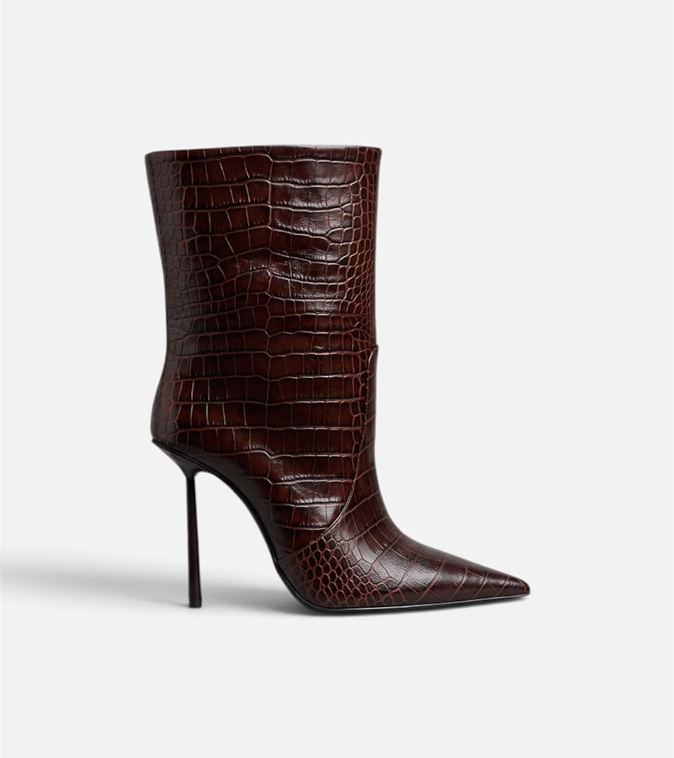 Shoe