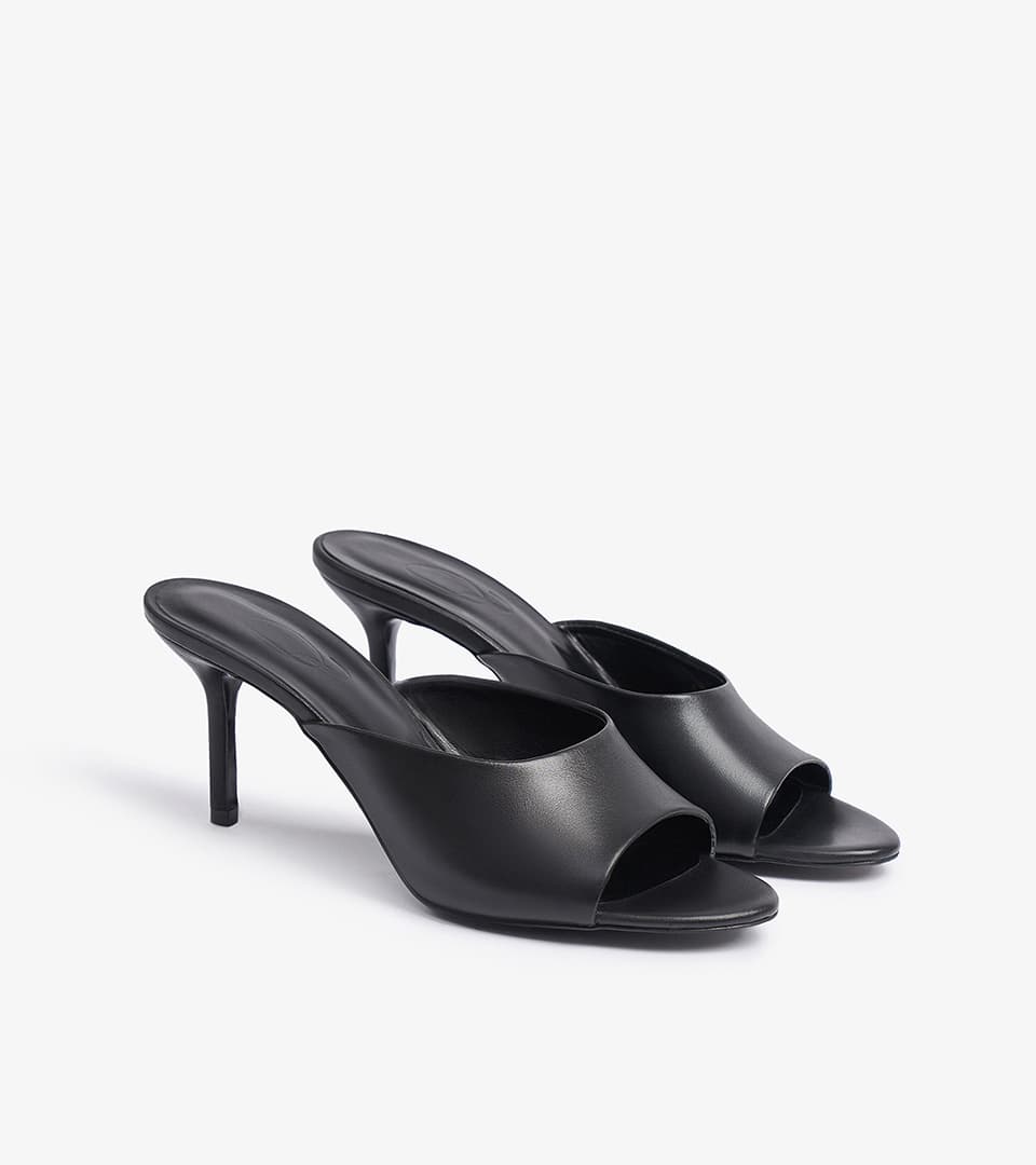 Shoe