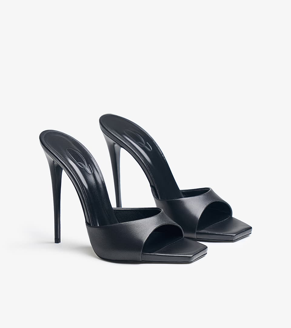 Shoe