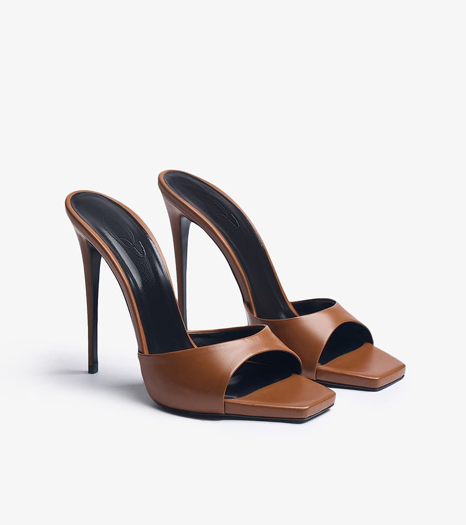 Shoe