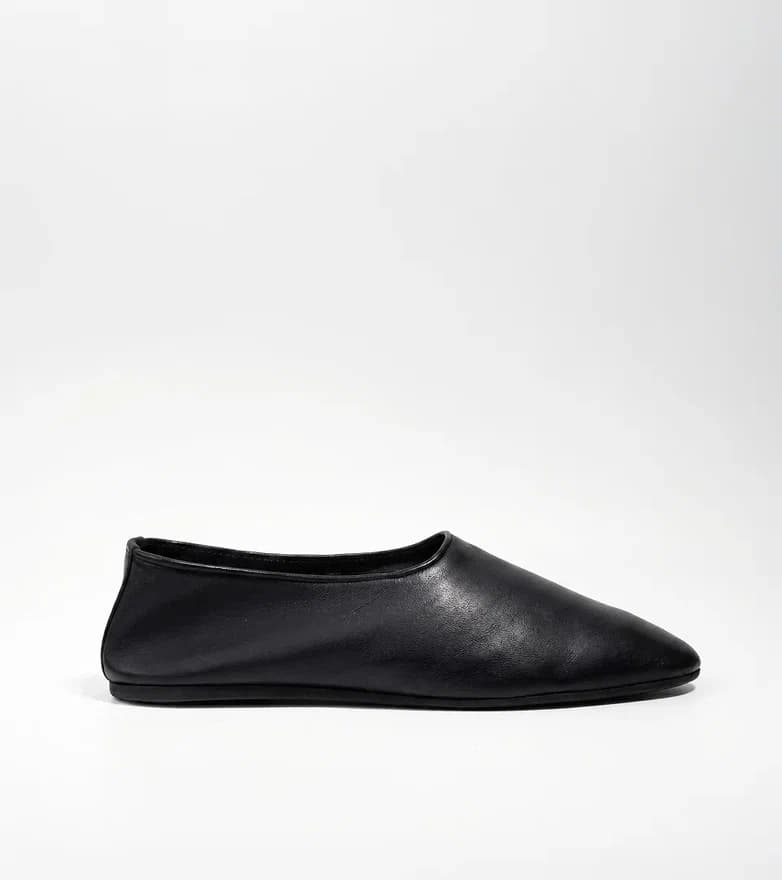 Shoe
