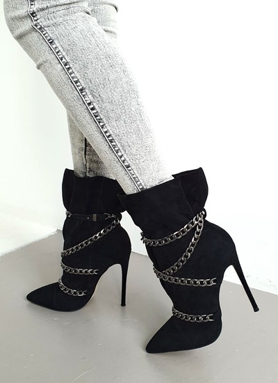 Ankle boots black suede pointed toe 12 cm chains