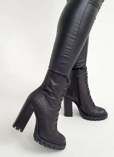 Ankle boots black pattern leather protector 11 cm