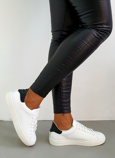 Sneakers black and white leather