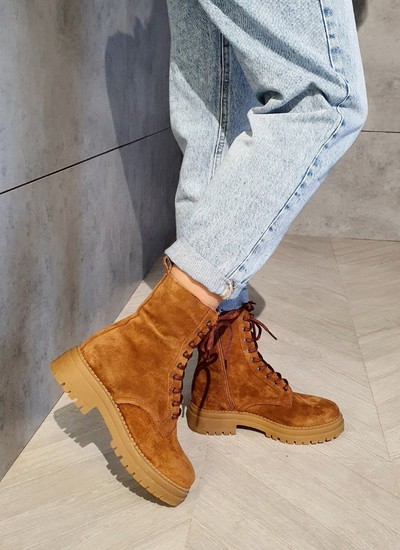 Boots ginger suede lacing