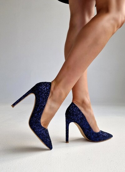 туфли синего цвета с декором из паеток