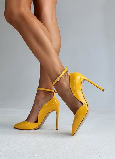 SHOES yellow LACQUER FIGURED NECKLINE