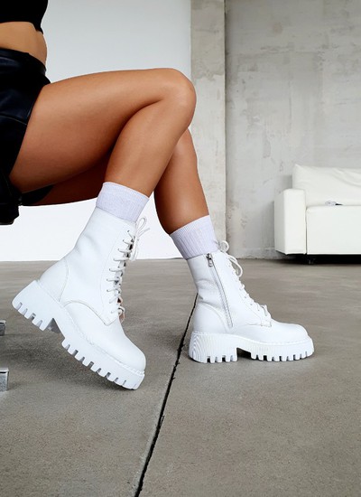 Boots in matte white leather