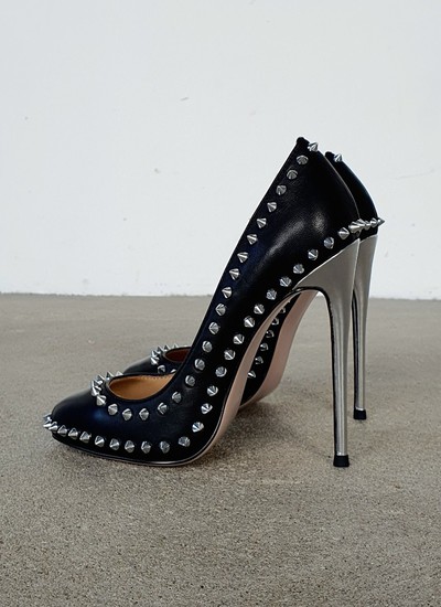 Shoes black leather with spikes 12 cm