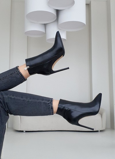 Ankle boots black leather with line 11 cm