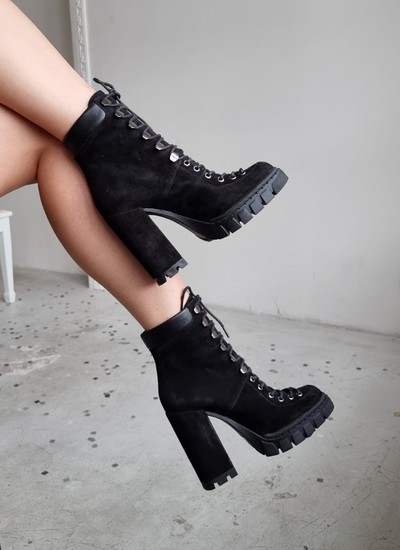 Ankle boots black suede protector 11 cm