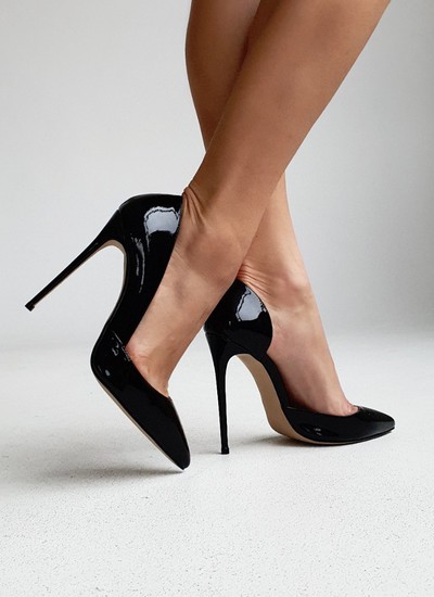 Shoes black lacquer with notch and pointed toe 12 cm