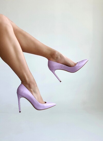 Туфли в натуральной коже лилового цвета