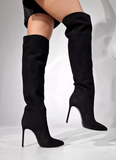 Зимние женские ботфорты в натуральной замше черного цвета на устойчивом каблуке