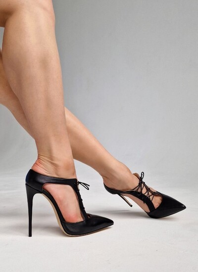 Туфли женские из натуральной кожи черного цвета со шнуровкой на высоком каблуке