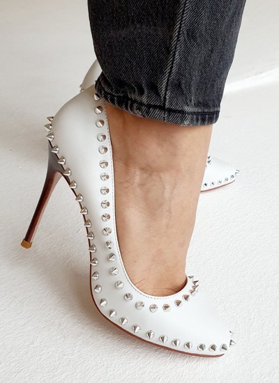 Shoes white leather with spikes 10 cm