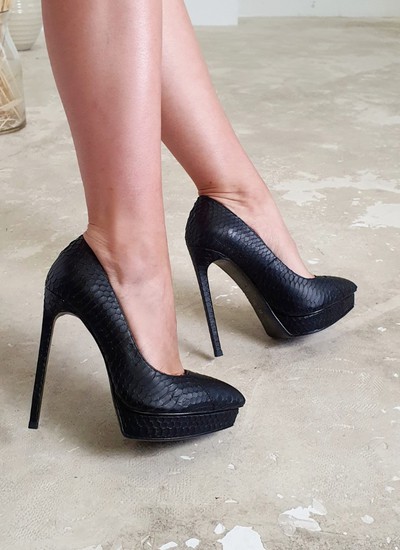 Shoes with black imitation python 13 cm
