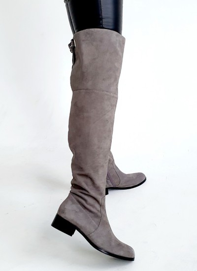 Boots grey suede